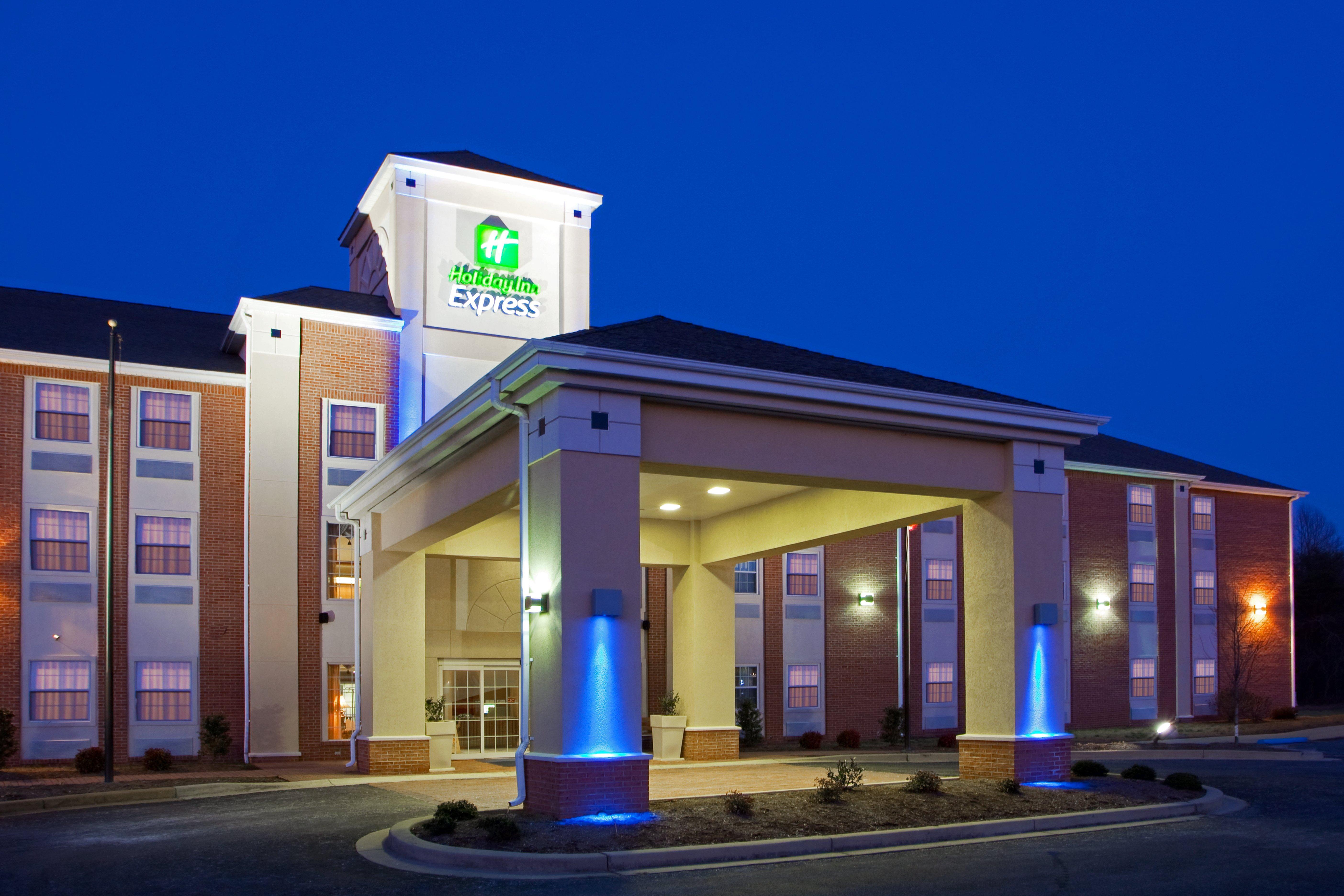 Holiday Inn Express Prince Frederick By Ihg Exterior photo
