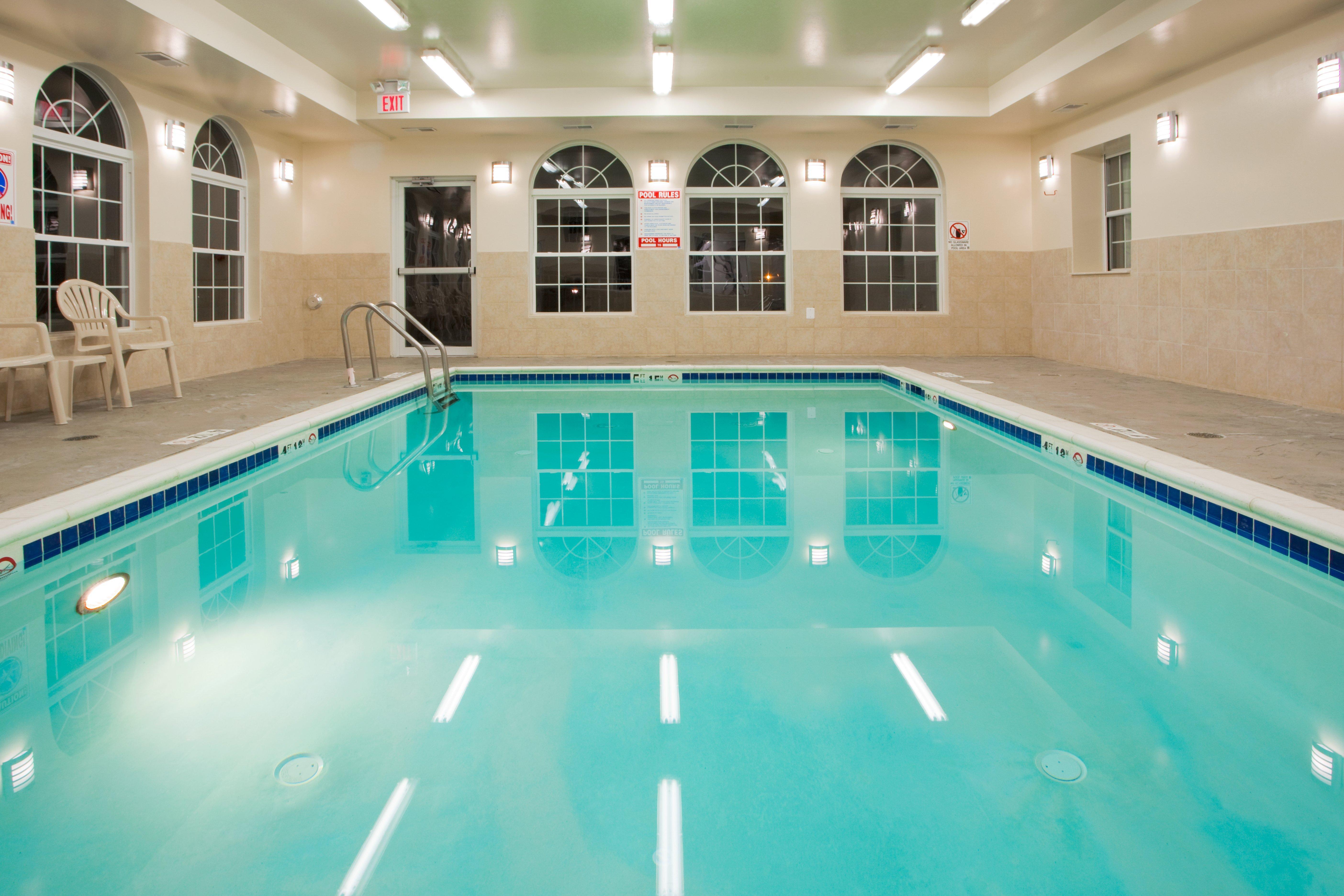 Holiday Inn Express Prince Frederick By Ihg Exterior photo