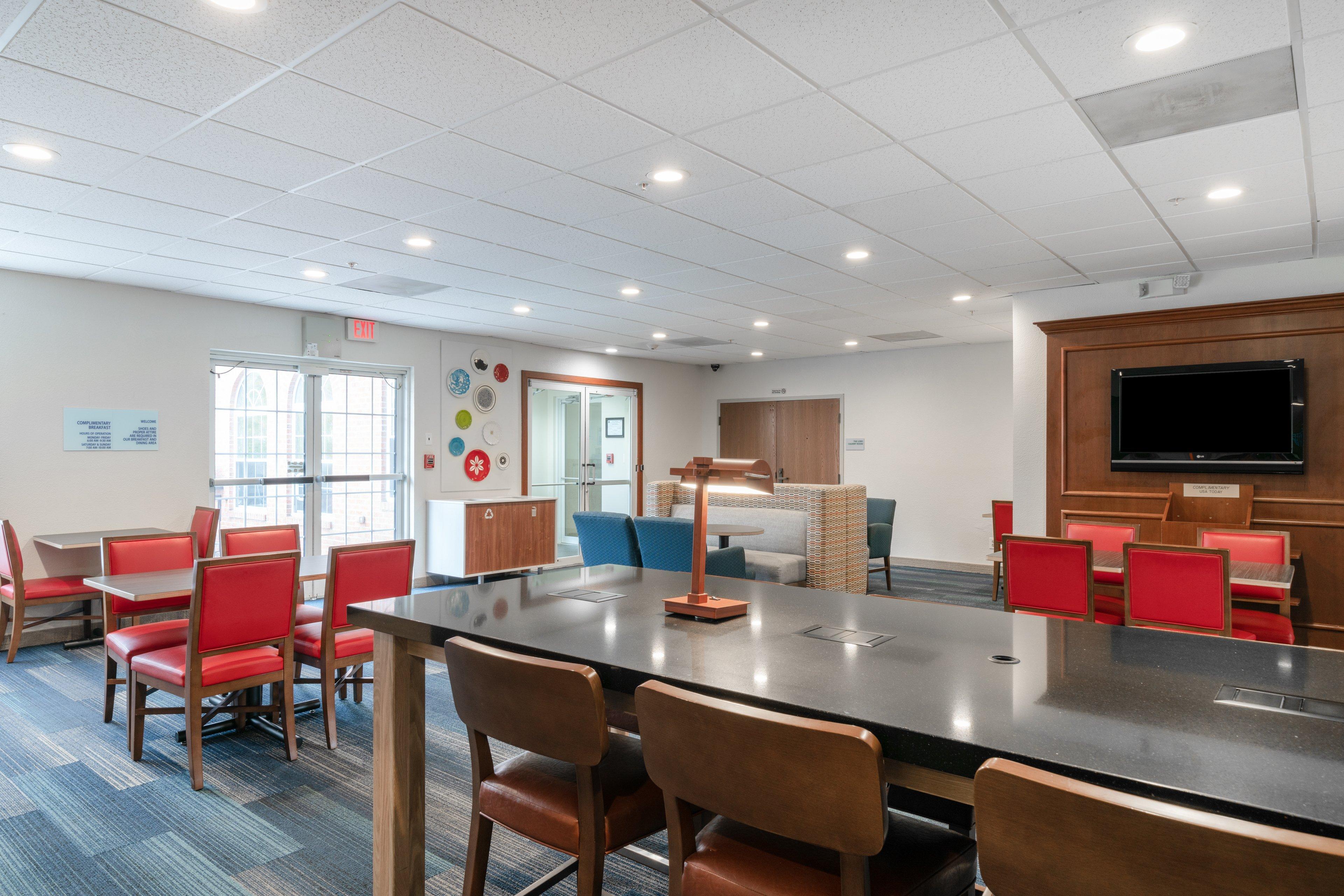 Holiday Inn Express Prince Frederick By Ihg Exterior photo